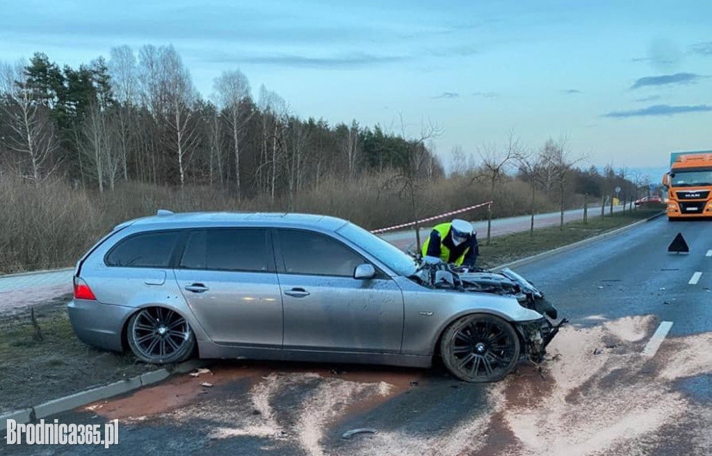 Wypadek drogowy na obwodnicy Brodnicy. Ranny motocyklista