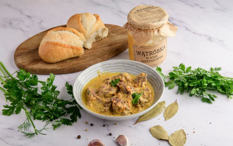 Wątróbka drobiowa w sosie z dostawą na wynos