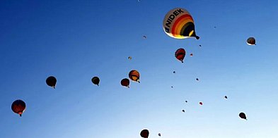 Region. Balon z 15 osobami przewrócił dwa słupy energet-4908