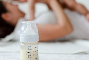 Groźna bakteria w mleku dla niemowląt. Nie podawaj dzieciom!-7171