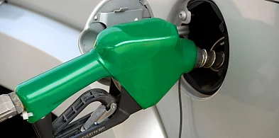 Tańsze tankowanie po majówce? Eksperci mówią o...-9996
