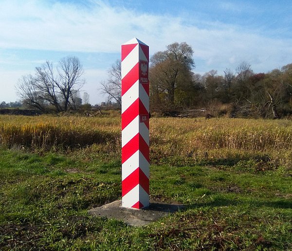 Nie każdy przejedzie bez zatrzymania. Wracają kontrole na granicach Polski-10424