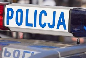 Wpadł przez spaloną żarówkę. Miał sądowy zakaz i narkotyki w słoiku-10481