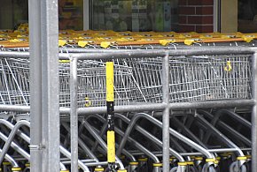 Czy 1 listopada zrobisz zakupy? Ten weekend zaskoczy wielu klientów-11186