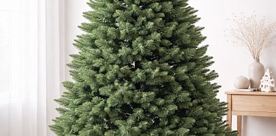 Producent choinek sztucznych – jak powstają nowoczesne drzewka i na co zwrócić uwa