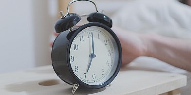 Kiedy cofamy zegarki? Tym razem zimowy czas przyjdzie prędzej-10846