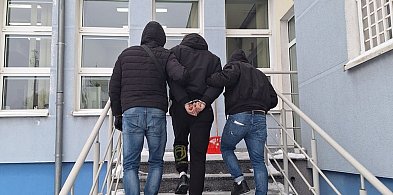 Brodnica: Poszukiwany 23-latek wpadł z "towarem". W mieszkaniu ukrywał ponad kilog