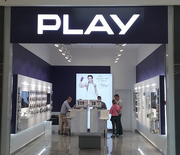 Potężna kara dla Play. Sieć ma zwrócić klientom pobrane środki-11452